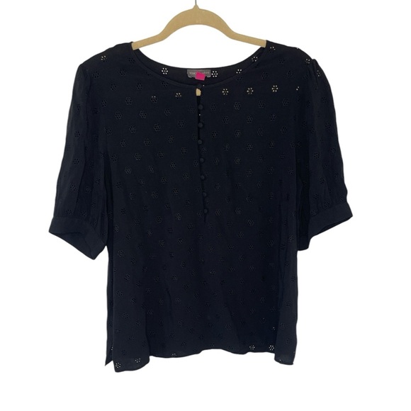 Vince Camuto Black Floral Eyelet Blouse Half Button Front Sz M - Picture 1 of 7